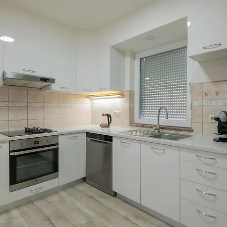 Luxurious In Holiday home *